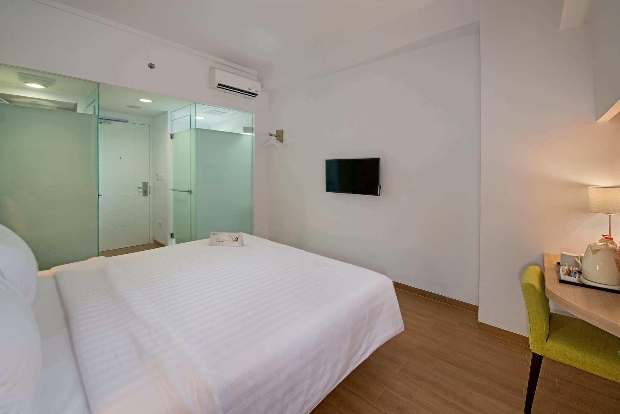 Whiz Prime Hotel Pajajaran Bogor Exterior photo